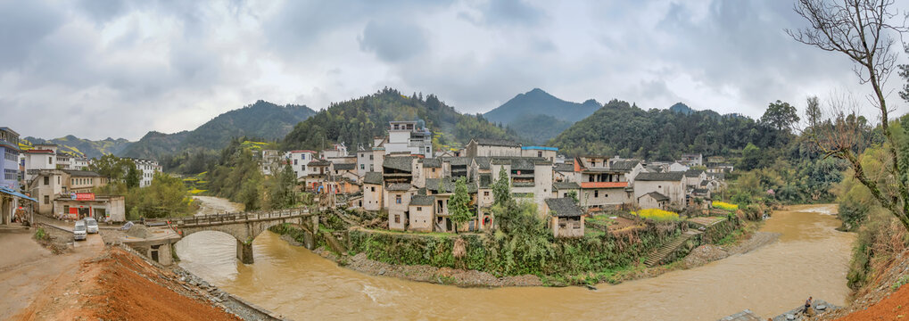 歙县石潭村华源河全景图