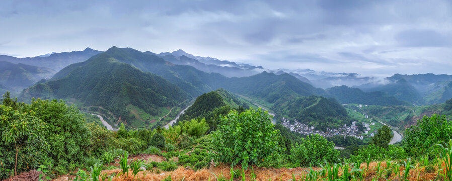 歙县石潭下汰村全景图