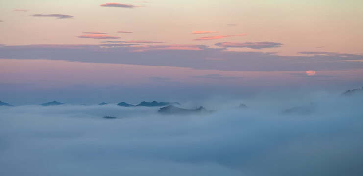 歙县石潭云海全景图