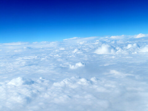 飞机上看云海蓝天