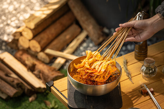 乐山钵钵鸡户外露营