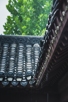 雨中屋檐