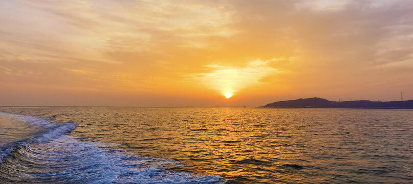 壮丽的黄海日落