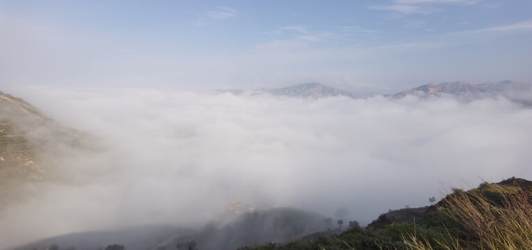 山中云雾