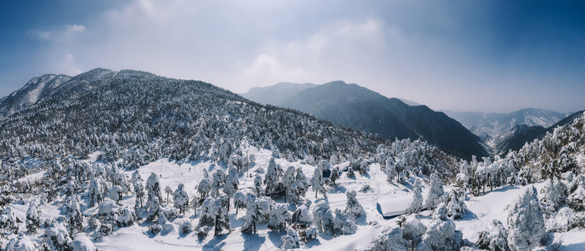 杭州临安百丈岭雪景全景