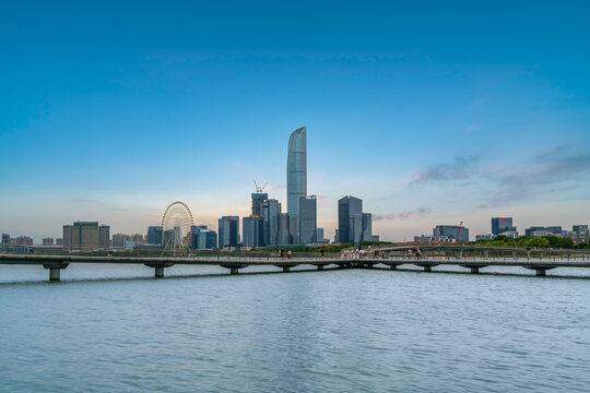 苏州环金鸡湖步道街景