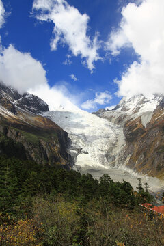 稻城亚丁雪山风光