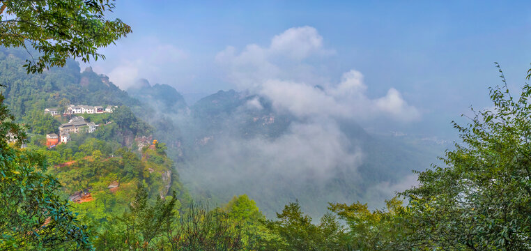 齐云山月华街云海全景图