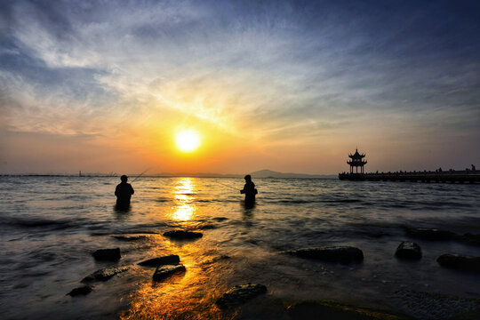 海上日出