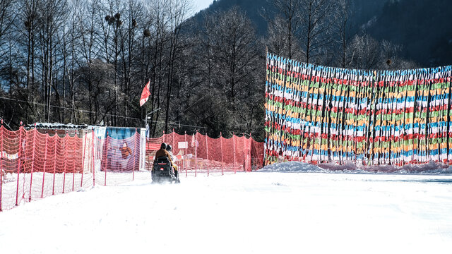 景区骑行雪地车