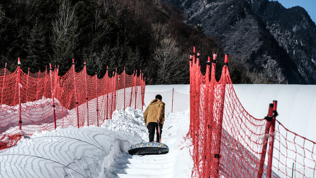 四川理县孟屯河谷自然滑雪场