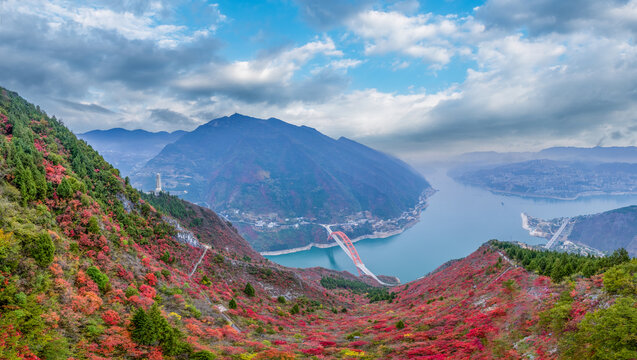 重庆巫山三峡云峰观红叶季