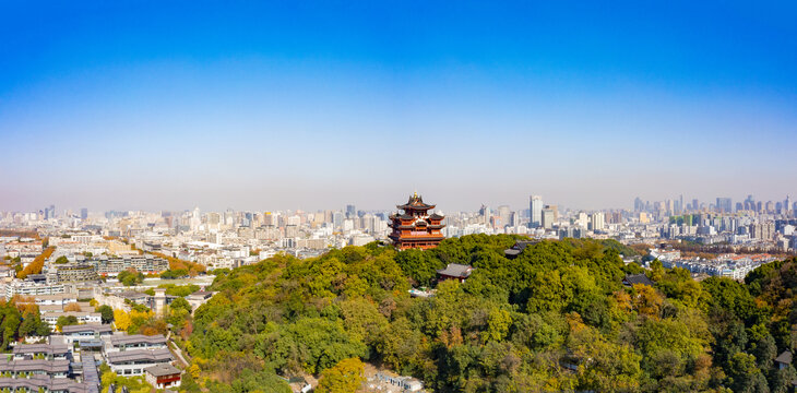 杭州市西湖吴山景区城隍阁秋色