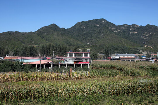 京承铁路沿线的农村农田和远山