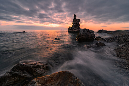 大连旅顺海滨海岸线日落晚霞