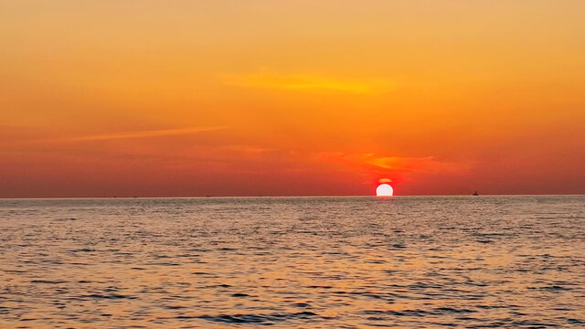 海上日落