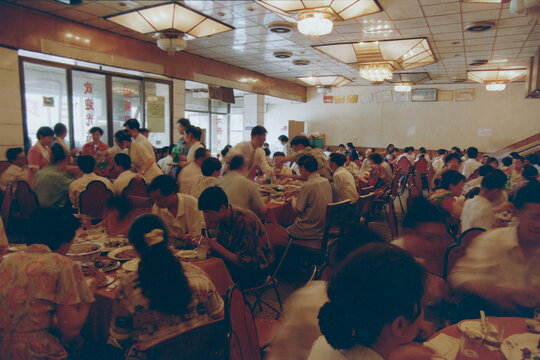 90年代绵阳涪城饭店内的婚宴