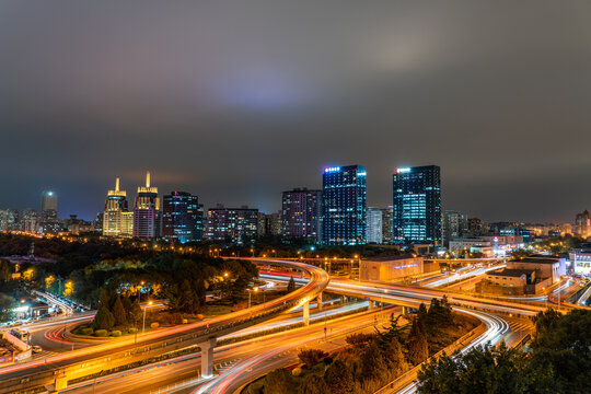 城市建筑桥梁立交桥车流夜景