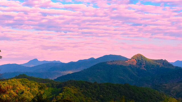 山峦叠嶂