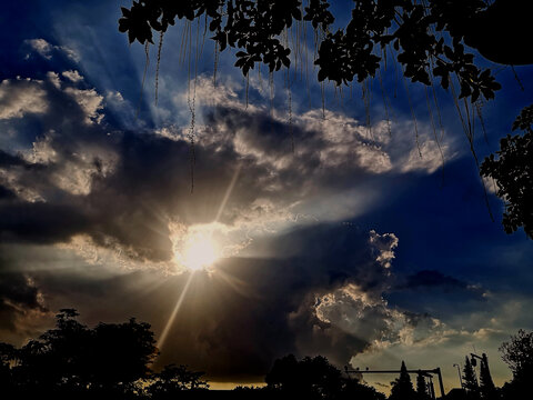 斜阳天空