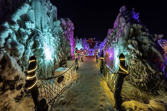 夜晚的长春冰雪新天地景观