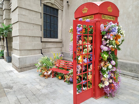 鲜花电话亭