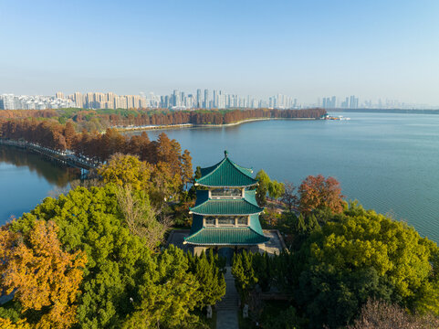 武汉东湖风景区深秋风光