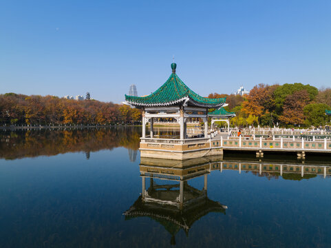 武汉东湖风景区深秋风光