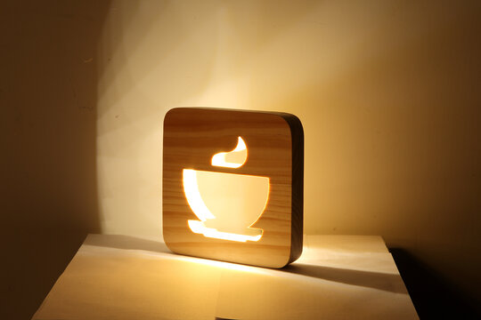 咖啡杯镂空木艺LED小台灯