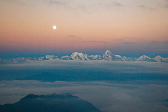 贡嘎雪山