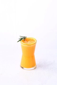 鲜榨果汁橙汁