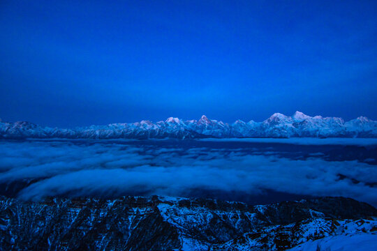 贡嘎雪山