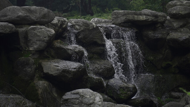 石涧瀑布