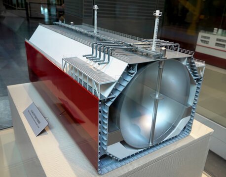 液化天然气船船中剖面模型