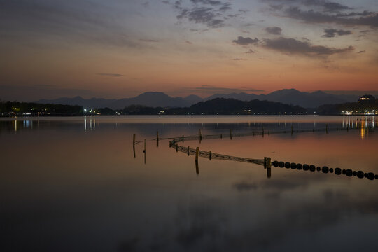 西湖晚霞景色