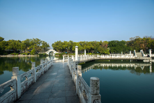 桂林市榕湖风光