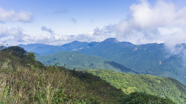 广东第一峰高山云海