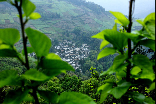 大山中的村庄