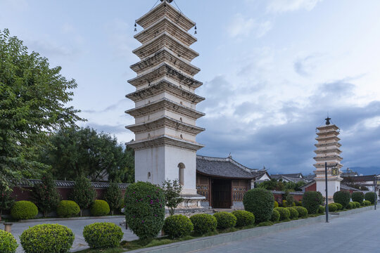 云南大理巍山古城昭觉寺双塔