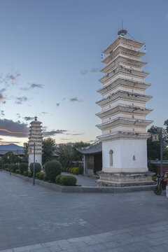 云南大理巍山古城昭觉寺双塔