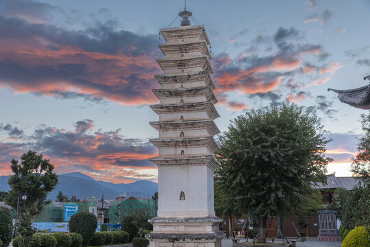 云南大理巍山古城昭觉寺古塔