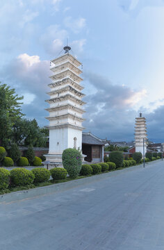 云南大理巍山古城昭觉寺双塔