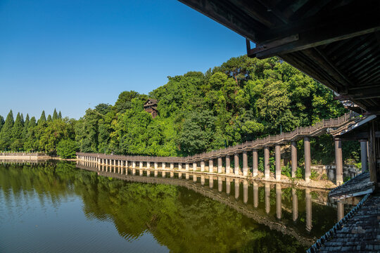 湖南长沙烈士公园跃进湖临湖栈道