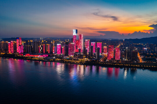 航拍长沙湘江湖南金融中心建筑群夕阳夜景