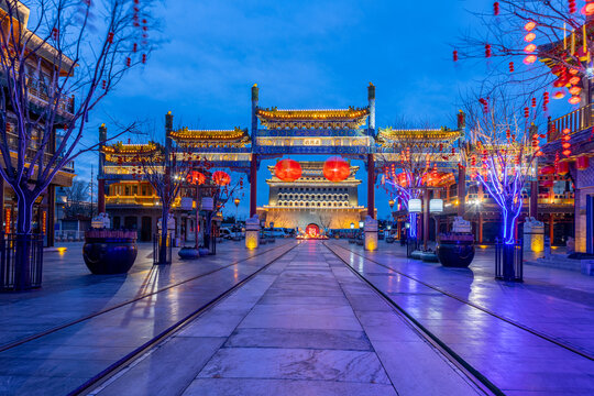 北京前门大街牌坊正阳门箭楼夜景