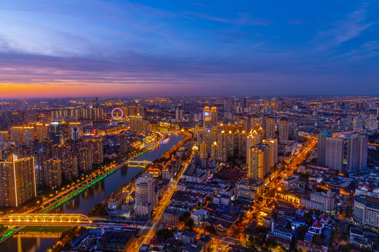 天津海河沿岸夕阳夜景