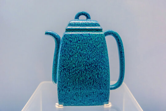 上海博物馆清炉钧釉紫砂壶