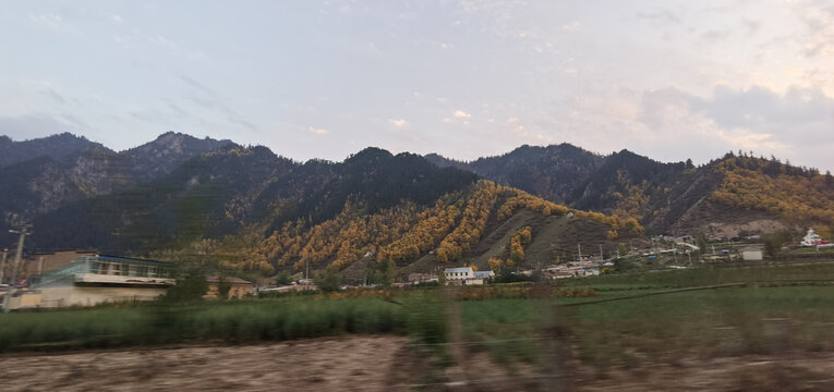 大山秋色