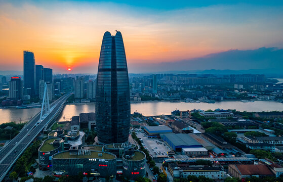 宁波三江口财富中心城市夜景