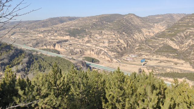 甘肃庆阳山沟西北山沟千沟万壑